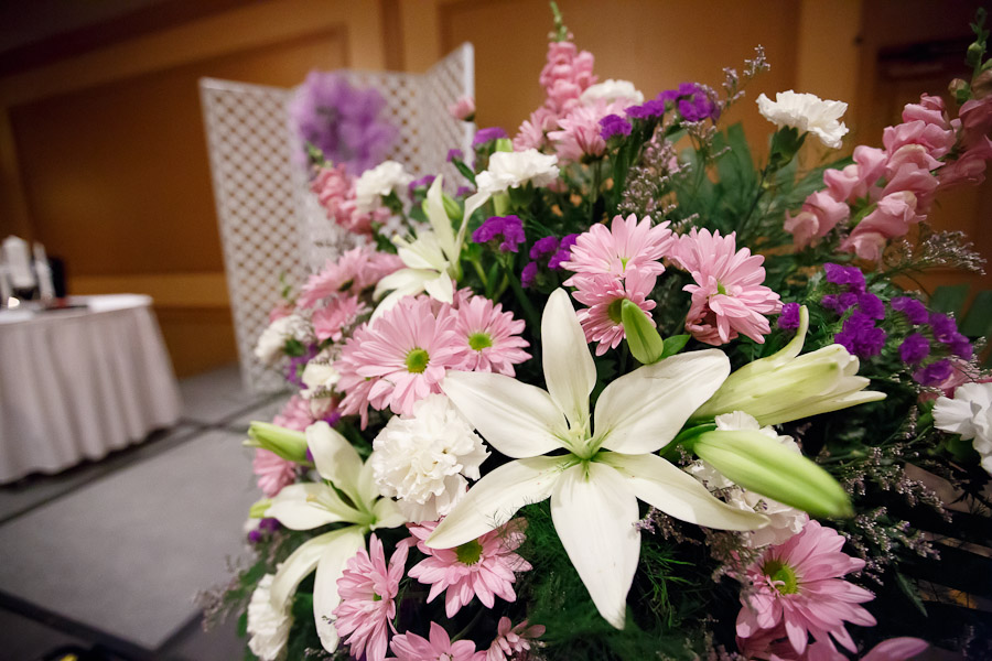 embassy-suites-airport-pittsburgh-wedding-reception-photographer-07 Wedding flowers at ceremony in hotel at the Embassy Suites in Pittsburgh